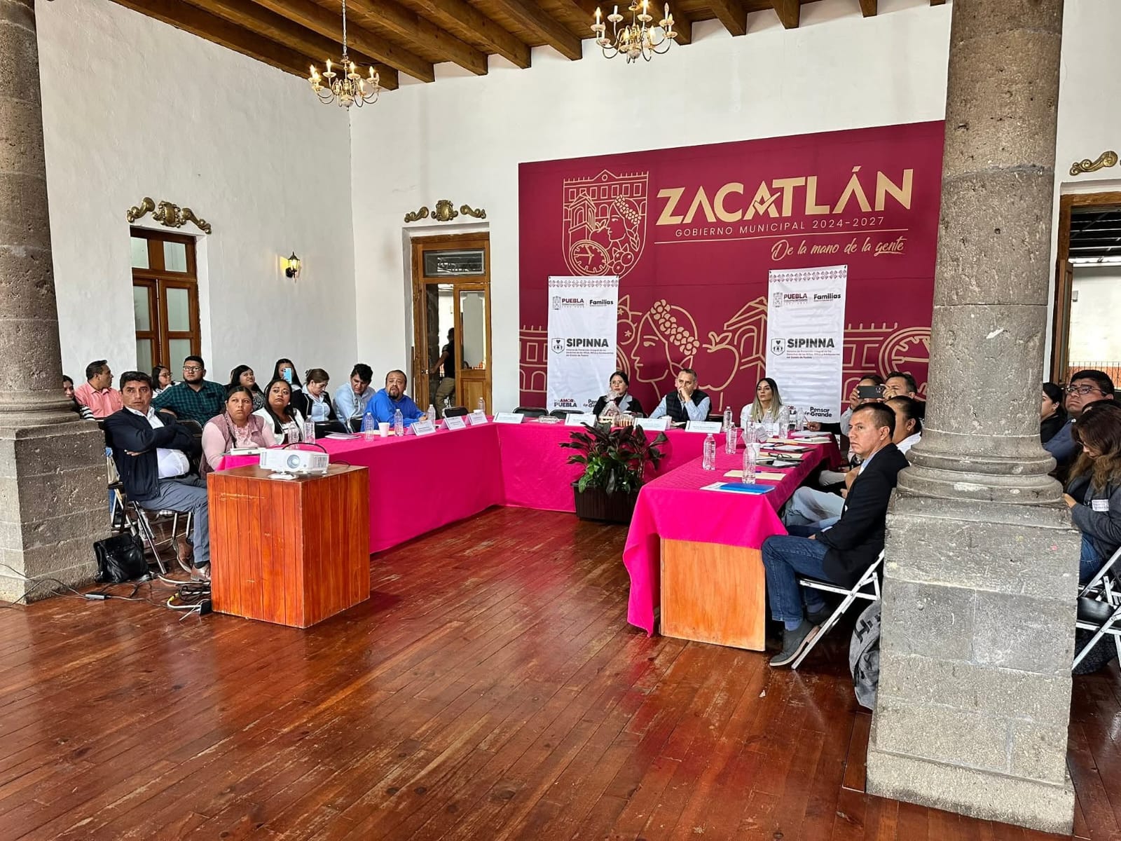 Primera Reunión Regional con las Secretarias Ejecutivas del SIPINNA Nacional, Estatal y Municipales, con el fin de:

Establecer comunicación y coordinación entre los niveles de gobierno.